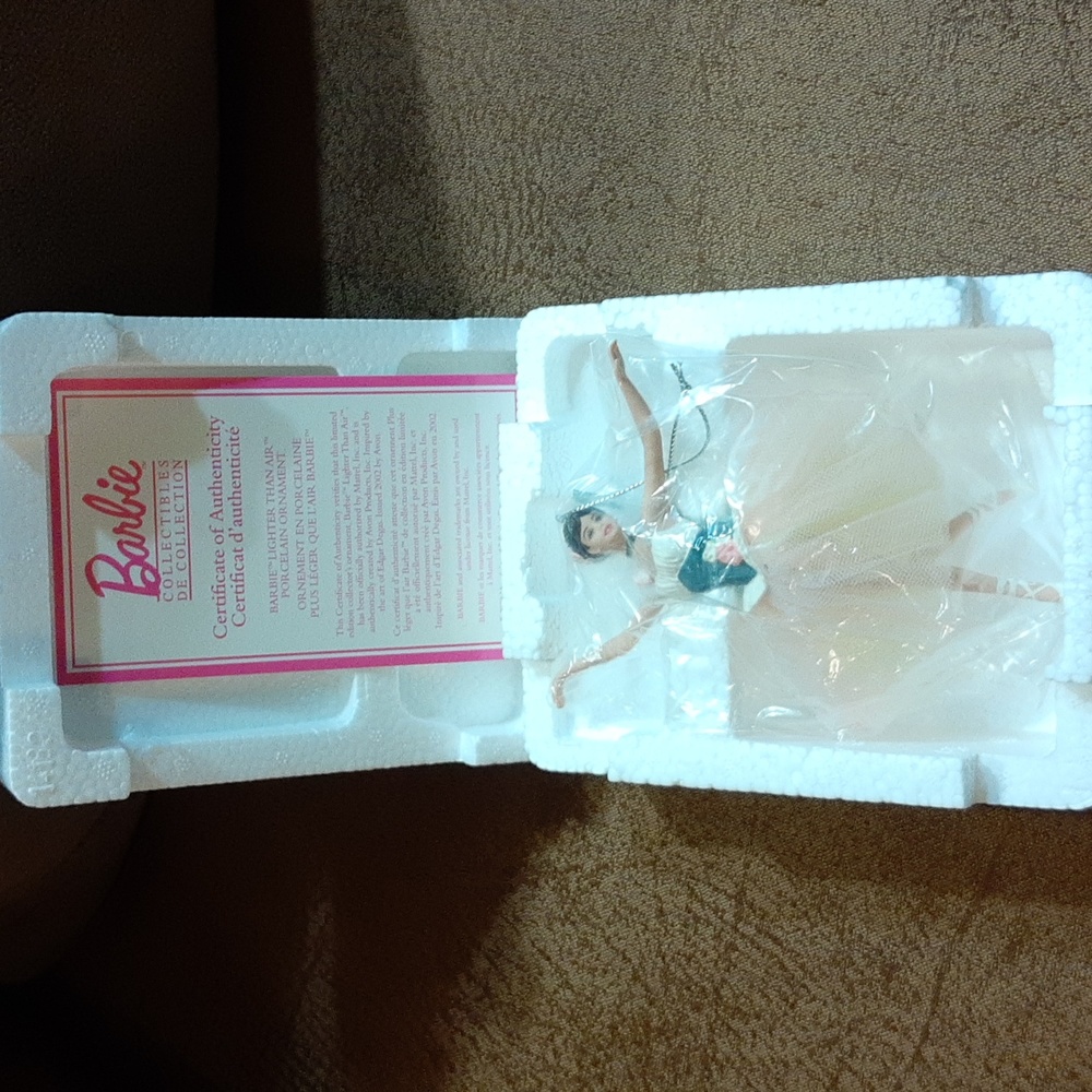 Barbie Lighter than Air porcelain ornament - Picture 14 of 15